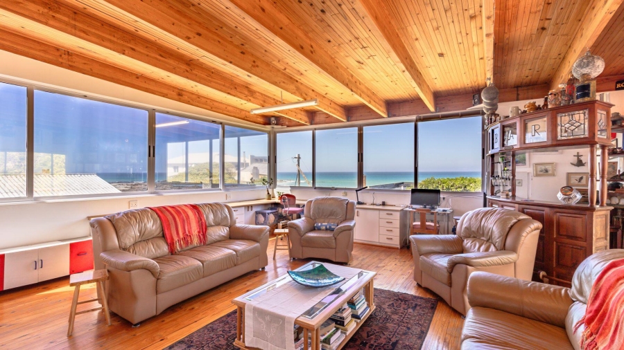 3 Bedroom Property for Sale in Franskraal Western Cape